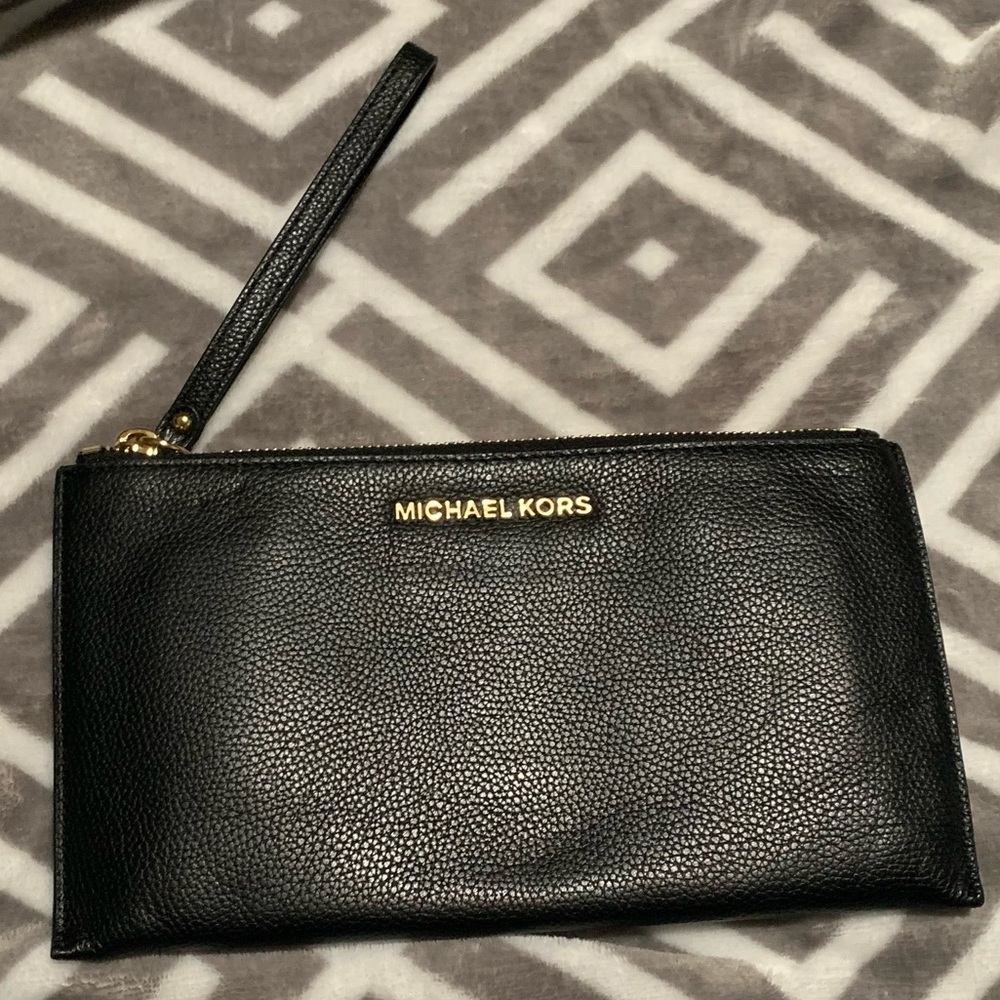 Michael Kors wristlet